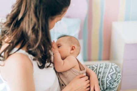 فوائد الرضاعة الطبيعية للام وطريقتها الصحيحة
